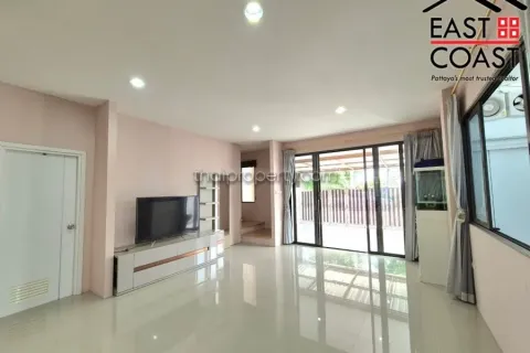 Casa de 3 dormitorios en Pattaya, Tailandia № 212813 - foto 3
