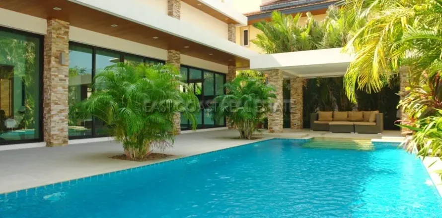 Casa de 4 dormitorios en Jomtien Beach, Pattaya, Tailandia № 213911