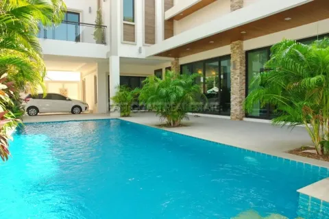 Casa de 4 dormitorios en Jomtien Beach, Pattaya, Tailandia № 213911 - foto 4