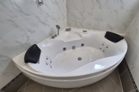 House in Hua Hin, Thailand 3 bedrooms № 161330 - photo 16