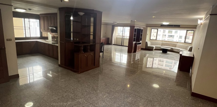 Condo à Watthana, Bangkok, Thaïlande, 4 chambres  № 161335