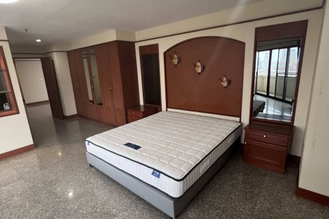 Condo à Watthana, Bangkok, Thaïlande, 4 chambres  № 161335 - photo 15