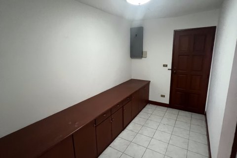 Condo à Watthana, Bangkok, Thaïlande, 4 chambres  № 161335 - photo 29