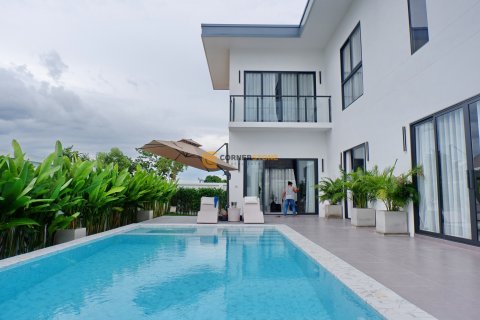 Studio in Pattaya, Thailand № 194500
