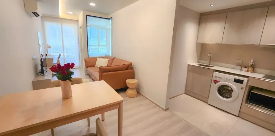 Studio in the Condo in Khlong Toei, Bangkok, Thailand  № 156897