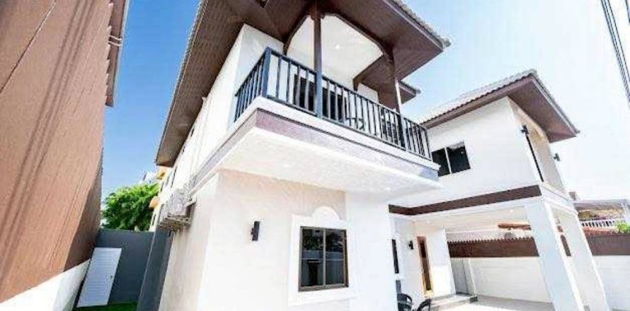 Villa in Pattaya, Thailand 6 bedrooms № 157828