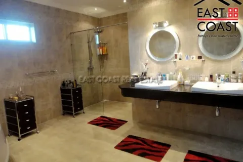 Casa de 3 dormitorios en Pattaya, Tailandia № 212965 - foto 5