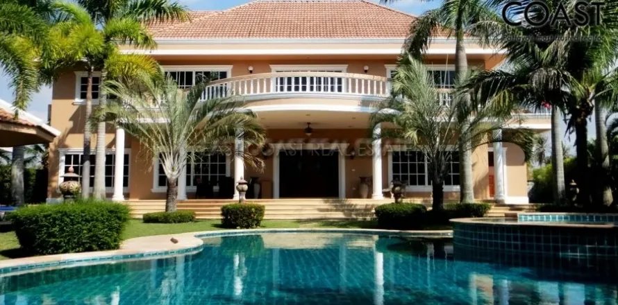 Casa de 3 dormitorios en Pattaya, Tailandia № 212965