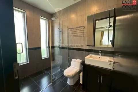 Casa de 4 dormitorios en Pattaya, Tailandia № 212963 - foto 7