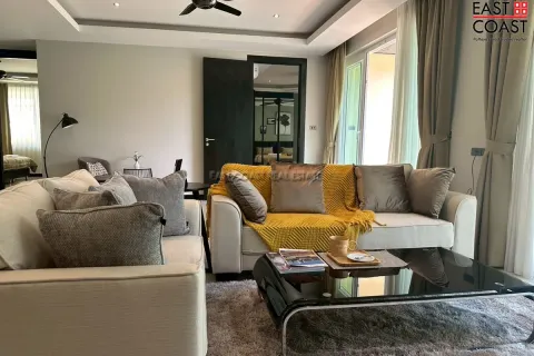 Casa de 4 dormitorios en Pattaya, Tailandia № 212963 - foto 3