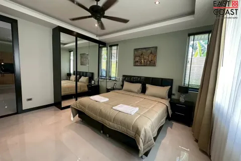 Casa de 4 dormitorios en Pattaya, Tailandia № 212963 - foto 14