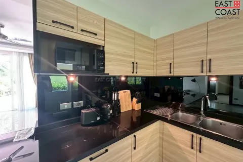 Casa de 4 dormitorios en Pattaya, Tailandia № 212963 - foto 11