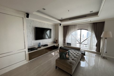 Penthouse in Bang Rak, Bangkok, Thailand 3 bedrooms № 164671