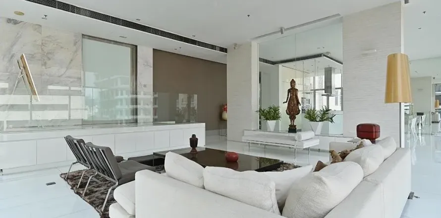 Condo à Bang Rak, Bangkok, Thaïlande, 3 chambres № 164666