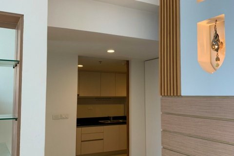 Дуплекс в Патхум Ване, Бангкок, Таиланд с 2 спальнями  № 136907 - фото 3