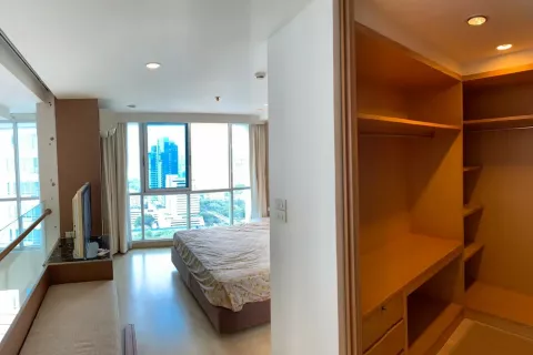 Дуплекс в Патхум Ване, Бангкок, Таиланд с 2 спальнями  № 136907 - фото 2