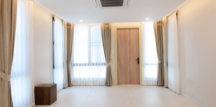 Maison à Bangkok, Thaïlande 4 chambres № 191051