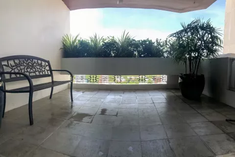 Кондоминиум с 2 спальнями в Клонг Тоэй, Бангкок, Таиланд № 140421 - фото 3