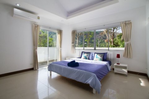 Villa in Chalong, Thailand 4 bedrooms № 68707 - photo 6
