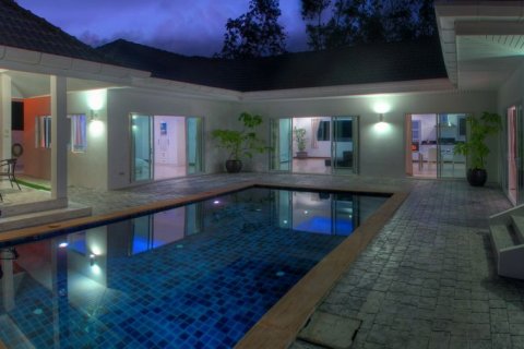 Villa in Chalong, Thailand 4 bedrooms № 68707 - photo 9