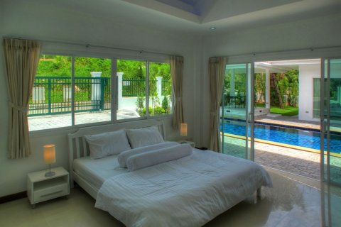Villa in Chalong, Thailand 4 bedrooms № 68707 - photo 3