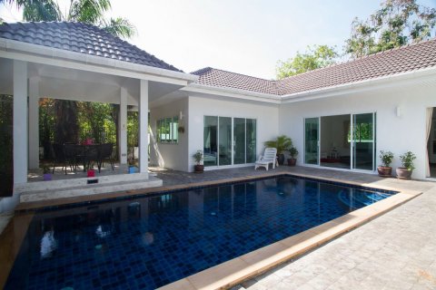 Villa in Chalong, Thailand 4 bedrooms № 68707 - photo 18