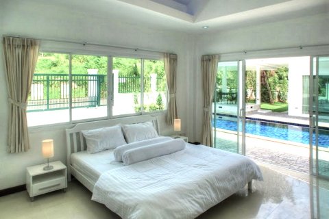 Villa in Chalong, Thailand 4 bedrooms № 68707 - photo 22