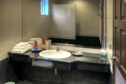 Villa in Chalong, Thailand 4 bedrooms № 68707 - photo 20