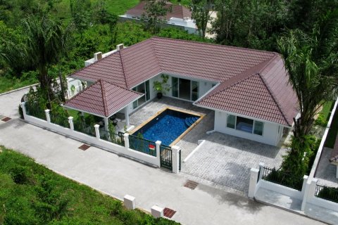 Villa in Chalong, Thailand 4 bedrooms № 68707 - photo 1
