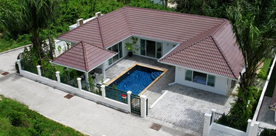 Villa in Chalong, Thailand 4 bedrooms № 68707