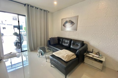 House in Bangkok, Thailand 3 bedrooms № 157749 - photo 11