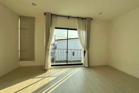 House in Bangkok, Thailand 3 bedrooms № 157749 - photo 2