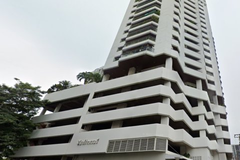 Condo in Bangkok, Thailand, 3 bedrooms  № 157745 - photo 2