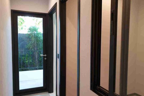 Condo in Thonburi, Bangkok, Thailand, 3 bedrooms  № 183595 - photo 13