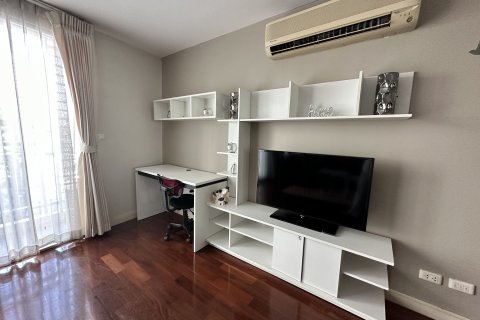 Condo à Watthana, Bangkok, Thaïlande, 2 chambres  № 139855 - photo 6