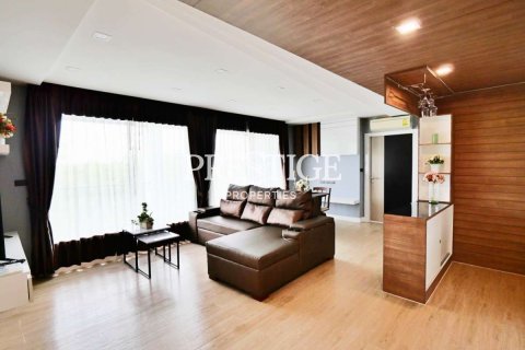 Condo in Pattaya, Thailand, 2 bedrooms  № 198709