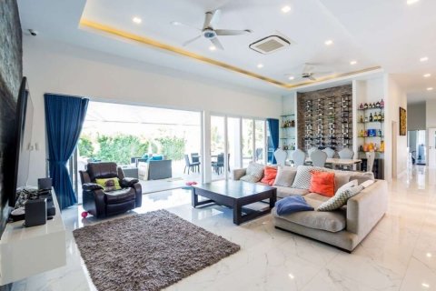 Villa in Hua Hin, Thailand 4 Schlafzimmer № 221843 - Foto 4