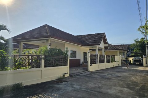 Villa in Pattaya, Thailand 16 bedrooms № 147826 - photo 5