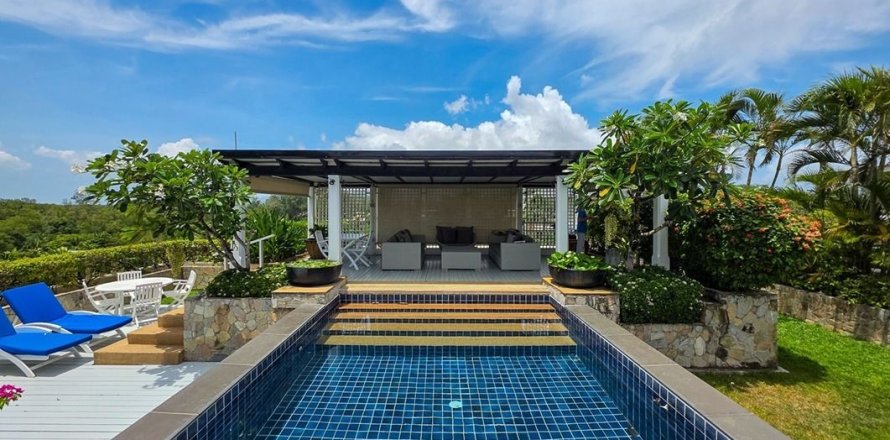 Penthouse in Phuket, Thailand 3 bedrooms № 147830