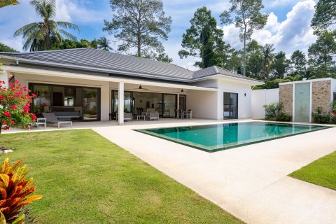Villa in Ko Samui, Thailand 3 bedrooms № 164073 - photo 16