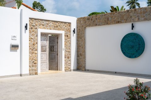 Villa in Ko Samui, Thailand 3 bedrooms № 164073 - photo 10