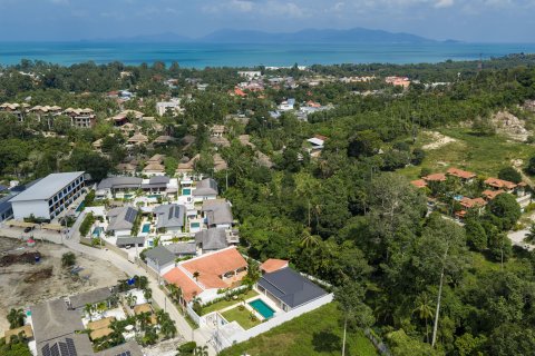 Villa in Ko Samui, Thailand 3 bedrooms № 164073 - photo 22