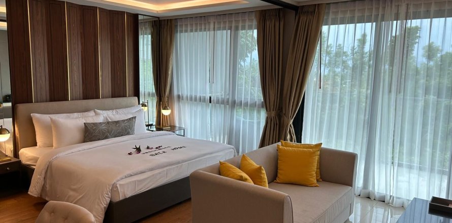 Condo in Phuket, Thailand, 2 bedrooms  № 164072