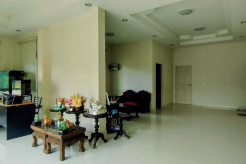 House in San Sai, Thailand 3 bedrooms № 164069 - photo 4