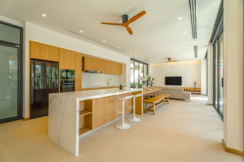 Villa in Phuket, Thailand 3 bedrooms № 164074 - photo 3