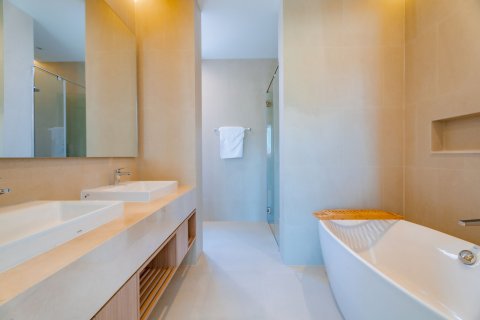 Villa in Phuket, Thailand 3 bedrooms № 164074 - photo 20