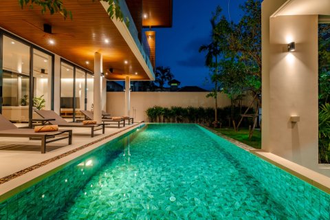 Villa in Phuket, Thailand 3 bedrooms № 164074 - photo 29
