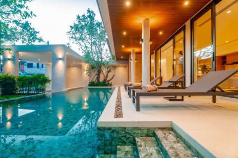 Villa in Phuket, Thailand 3 bedrooms № 164074 - photo 25