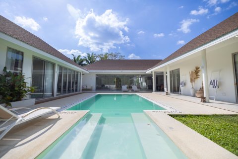 House in Phuket, Thailand 5 bedrooms № 164075 - photo 27