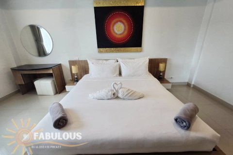 Condo on Surin Beach, Thailand, 1 bedroom № 179390 - photo 3
